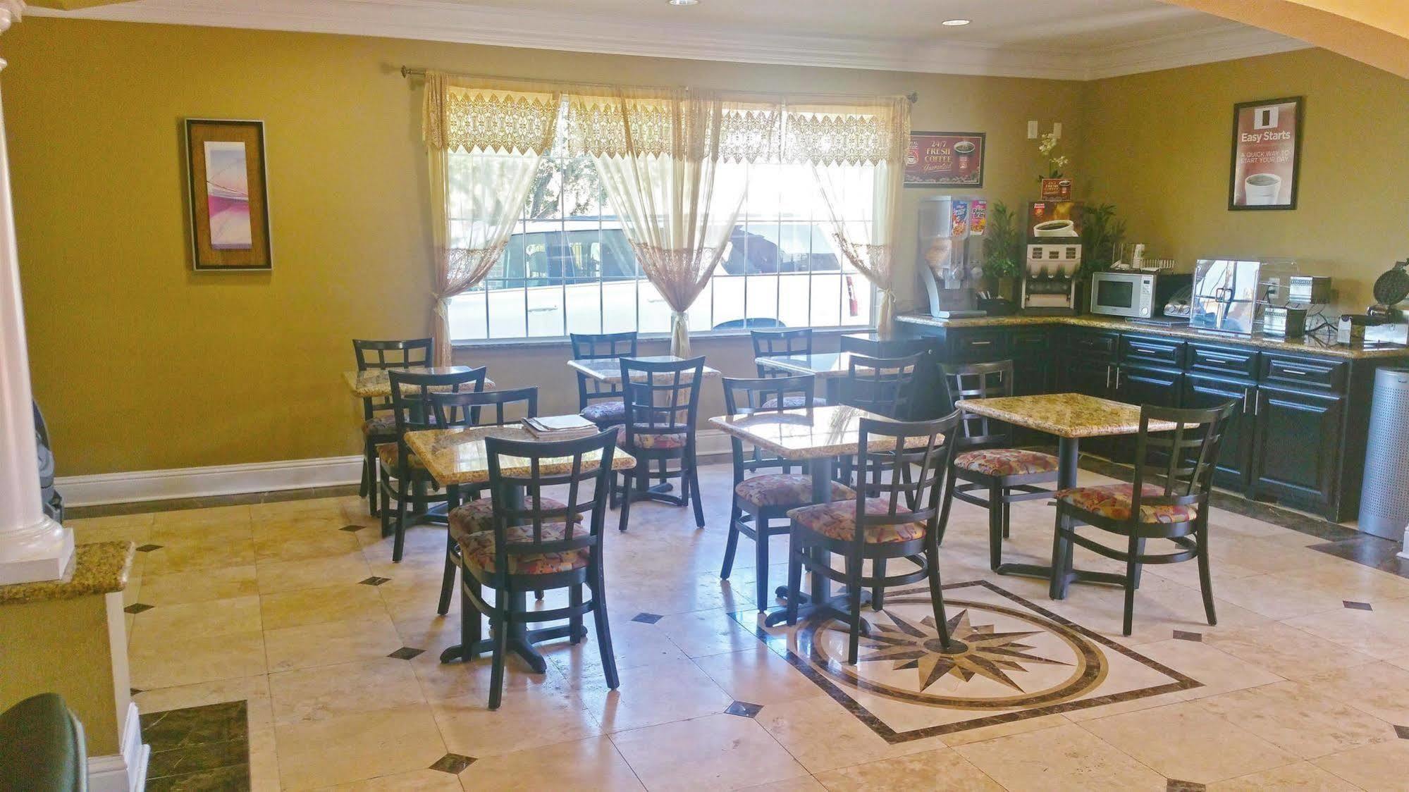 Regency Inn & Suites - Baytown Εξωτερικό φωτογραφία